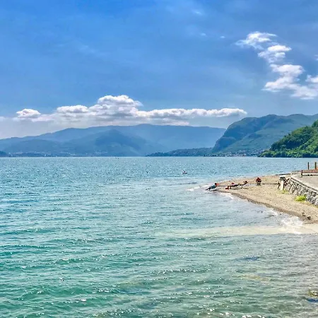 Appartement 2-bedroom Airconditioned Lakeview Acquaseria