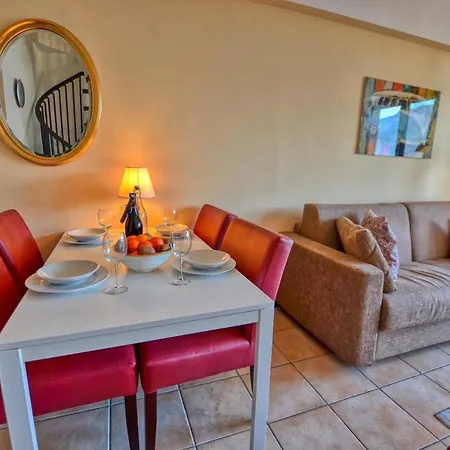 Apartmán 2-bedroom Airconditioned Lakeview