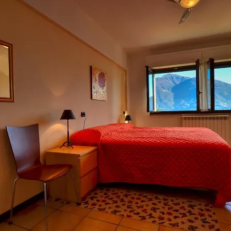 2-bedroom Airconditioned Lakeview אקסריה