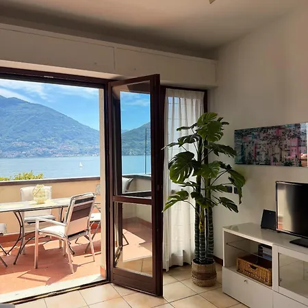 2-bedroom Airconditioned Lakeview Apartment *