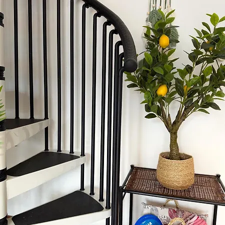 2-bedroom Airconditioned Lakeview *