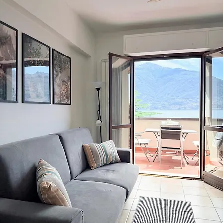 2-bedroom Airconditioned Lakeview Apartment