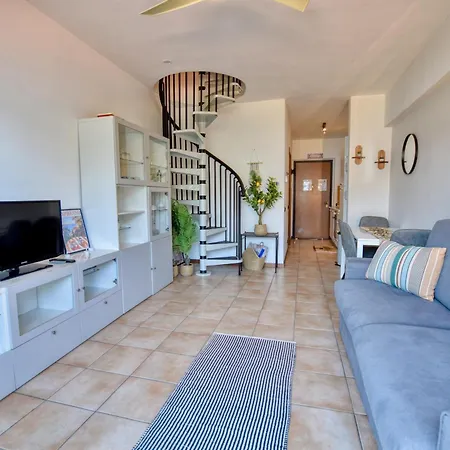 2-bedroom Airconditioned Lakeview Acquaseria