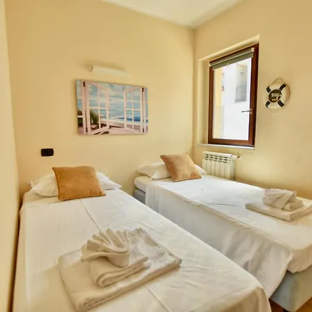 Apartment 2-bedroom Airconditioned Lakeview Acquaseria